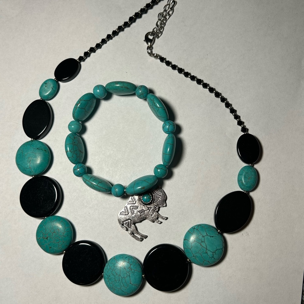 Faux Turquoise and Onyx Necklace and Bracelet Set